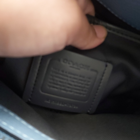 Coach Brayant Carryall - Picture 8 of 10